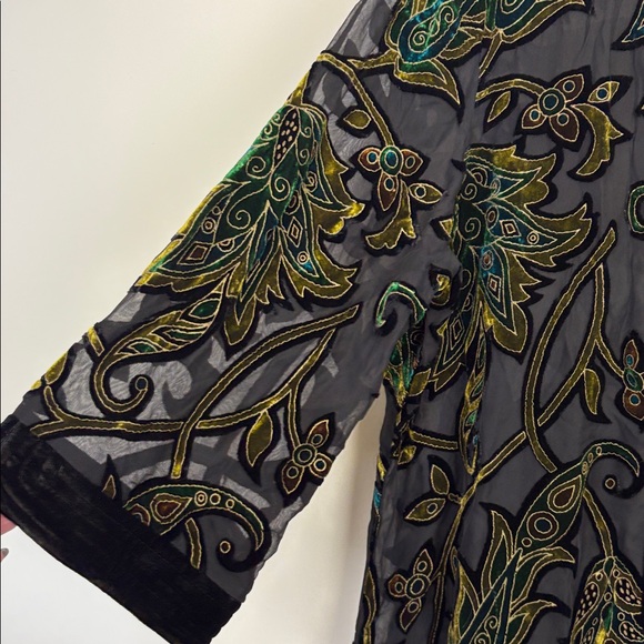 Bob Mackie Black Burnout Velvet Top with Floral Print/ Size medium - Picture 5 of 9